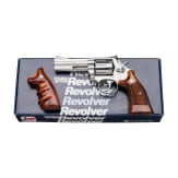 A Smith & Wesson Mod. 686, "The .357 Combat Magnum Stainless", as n.i.b.