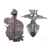 Zwei seltene silberne Abzeichen, Russland, datiert 1917 und 1918