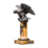 Tischadler auf gelber Marmors&auml;ule, 19. Jhdt.