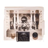 K&ouml;nigreich Hawai - Koppelschloss, zwei Kn&ouml;pfe und Foto, 2. H&auml;lfte 19. Jhdt.