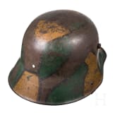 Stahlhelm M 16 mit Mimikry-Anstrich