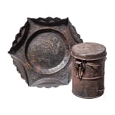 Gasmaskendose und patriotischer Teller