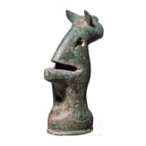 Bronzefu&szlig; von einem Gef&auml;&szlig; in Panthergestalt, seldschukisch, 12. - 13. Jhdt.