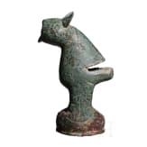 Bronzefu&szlig; von einem Gef&auml;&szlig; in Panthergestalt, seldschukisch, 12. - 13. Jhdt.