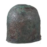 Rituell &uuml;berarbeiteter Bronzehelm f&uuml;r eine Bestattung, griechisch, 7. Jhdt. v. Chr.