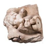 Fragment eines marmornen Mobiliars mit bizarren Motiven, provinzialr&ouml;misch, 2. - 3. Jhdt. n. Chr.