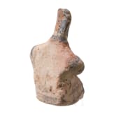 Mittelneolithische Steinaxt mit Bohrung, Frauenidol, n&ouml;rdliches Zweistromland, 5. - 4. Jtsd. v. Chr.