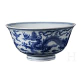 Blau-wei&szlig;e Drachenschale mit Yongzheng-Sechszeichenmarke, China, wohl Yongzheng-Periode, 18. Jhdt.