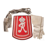 S&auml;beltasche zum Galawachtanzug der Gardes du Corps, zwei Handschuhe und eine Sch&auml;rpe, um 1900