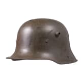 A steel helmet M 16