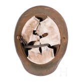 A steel helmet M 16