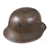 A steel helmet M 16