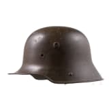 A steel helmet M 16