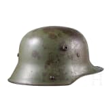A steel helmet M 16