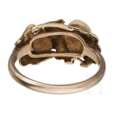A 14ct gold and grandel jewellery set: brooch, ring and pin