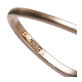 A 14ct gold ring set with two peals and diamond (ca. 0.25 ct)