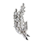 An 18-carat white gold and platinum diamond brooch
