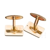 A pair of 14ct gold and lapis lazuli cufflinks