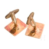 A pair of 14ct gold cufflinks with deer