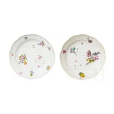Zwei gro&szlig;e Meissen-Platten mit Blumenmalerei, um 1750