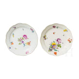 Zwei gro&szlig;e Platten mit Blumenmalerei, Meissen, um 1750