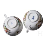 Zwei Tassen mit Untertassen und kleine Schale mit V&ouml;gel- und Insektenmalerei, Meissen, um 1770/80
