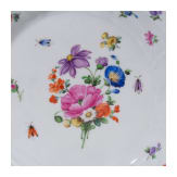 F&uuml;nf tiefe Teller mit Blumen und Insekten, Meissen, um 1840/50
