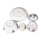 Schale, Tasse und Deckeldose mit bunten Zwiebelmuster und Teller mit Zwiebelmuster, Meissen, bis 1908 (zwei)/20. Jhdt. (zwei)