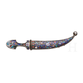 Brosche in Form eines Miniatur-Kindjals aus Cloisonn&eacute;-Email, Russland, St. Petersburg, A. Dalman, 1896-1905