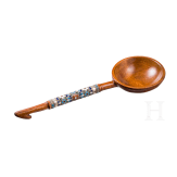 Gro&szlig;er L&ouml;ffel mit Cloisonn&egrave;-Email Bl&uuml;ten, Russland, 1896-1908