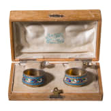 Zwei Cloisonn&eacute;-Email Salieren im Etui, Russland, Moskau, Petr Baskakow, 1908