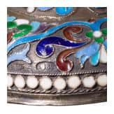 Zwei Nephrit-Schalen auf Cloisonn&eacute;-Email F&uuml;&szlig;en, Russland, 2. H&auml;lfte des 20. Jhdts.