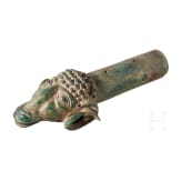 Idealtypische Replik eines griechischen Rammsporns aus Bronze mit Widderkopf des Historismus. Sp&auml;tes 19. - fr&uuml;hes 20. Jhdt.