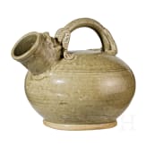 Yaozhou-Ofen Gef&auml;&szlig; mit fig&uuml;rlichem Henkel, China, wohl 19. Jhdt.