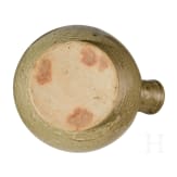 Yaozhou-Ofen Gef&auml;&szlig; mit fig&uuml;rlichem Henkel, China, wohl 19. Jhdt.