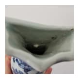 Blau-wei&szlig;e Wandvase mit Blumen und Vogel, China, wohl 18. Jhdt.