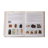 Neun B&uuml;cher zum Thema Netsuke und japanischem G&uuml;rtelschmuck