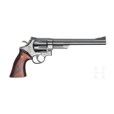A Smith & Wesson Mod. 29-2, "The .44 Magnum", 8", in case