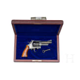 A Smith & Wesson Mod. 29 Elmer Keith, in case