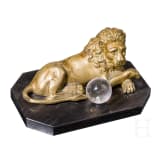 Briefbeschwerer in Form eines liegenden L&ouml;wen aus Bronze, sp&auml;tes 19. bis fr&uuml;hes 20. Jhdt.