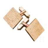 A pair 14ct gold cufflinks