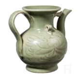 Longquan Seladon Krug mit Blumen, China, wahrscheinlich Ming-Dynastie