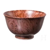 Koppchen in Holzoptik mit Qianlong-Marke, China, wohl 18. Jhdt.