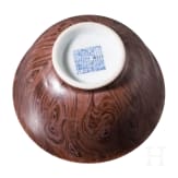 Koppchen in Holzoptik mit Qianlong-Marke, China, wohl 18. Jhdt.