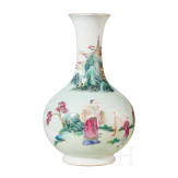 Famille-Rose-Vase, China, um 19. Jhdt.
