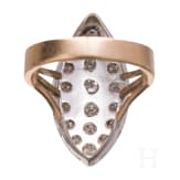 Schiffchenring mit zahlreichen Diamanten, um 1920