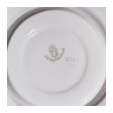 Porzellanservice mit Blumendekor, sowie drei Tassen mit Untertassen und Desserttellern, Nymphenburg, 20. Jhdt.