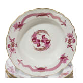 64-Serviceteile "lila Drache" und 1 Vase "roter Drache", Meissen, gr&ouml;&szlig;tenteils bis 1934 und sp&auml;ter