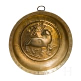 Tiefe Beckenschl&auml;gersch&uuml;ssel mit dem Lamm Gottes, N&uuml;rnberg, Anfang des 16. Jhdts.