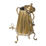 Kranenkanne und Beckenschl&auml;gersch&uuml;ssel aus Messing, norddeutsch, 18. Jh.